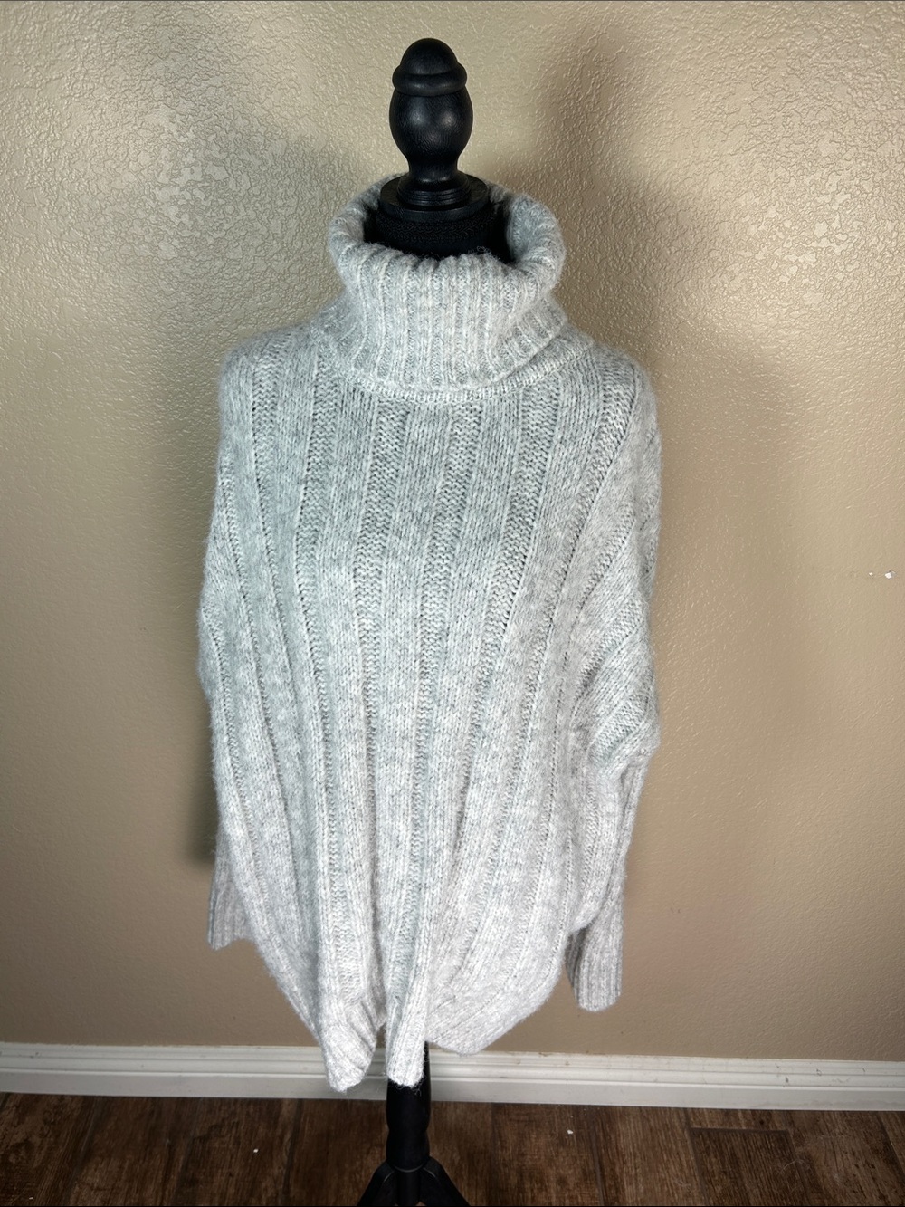 Topshop Gray Ribbed Turtleneck Long Sleeve Sweater Small
